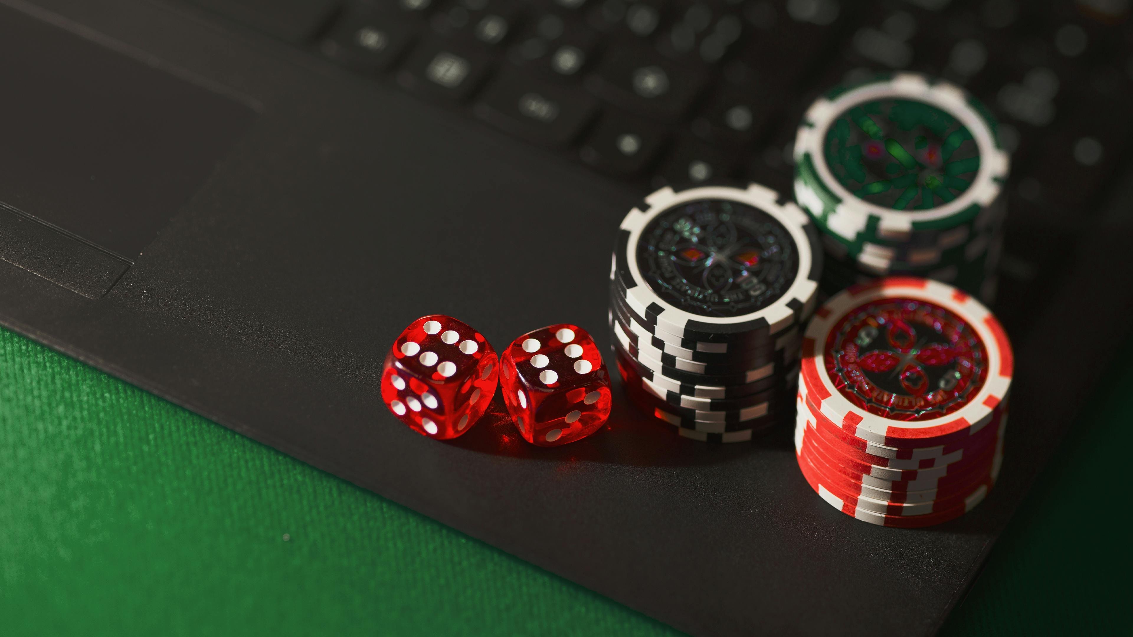 Bàn chơi baccarat và roulette tại casino trực tuyến v9bet link Việt Nam